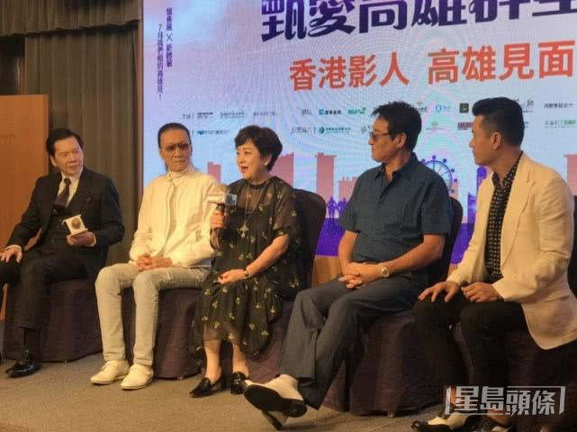 謝賢、甄珍離婚後再見亦是朋友，三年前台灣高雄電影節舉行甄珍展覽，謝賢亦特別飛到當地撐場。