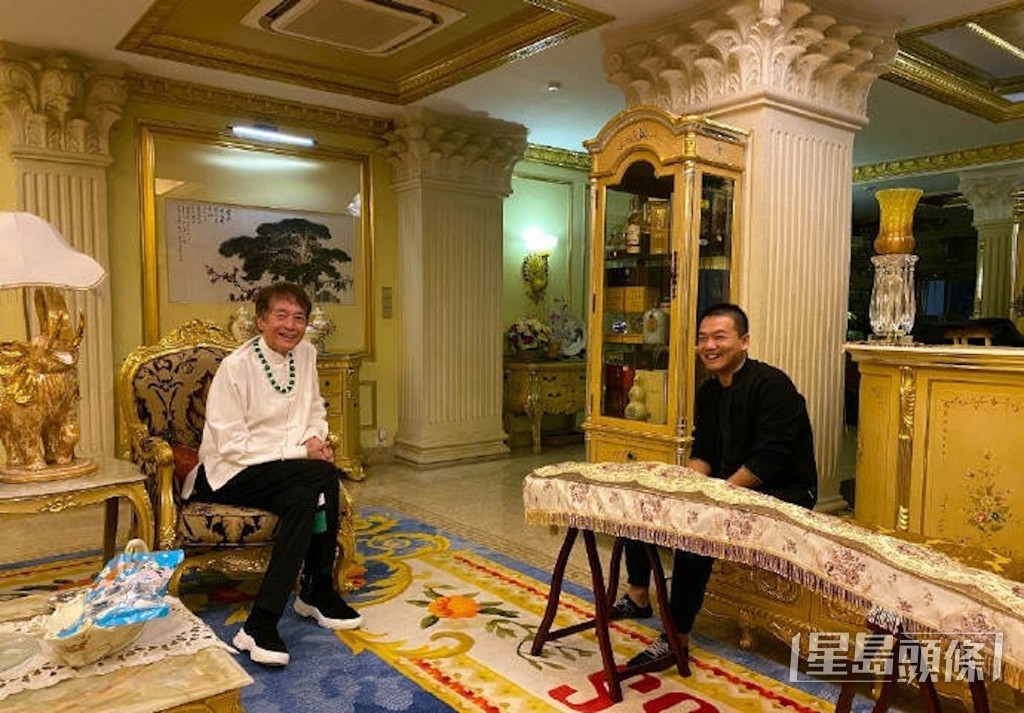 佈置好金碧輝煌!