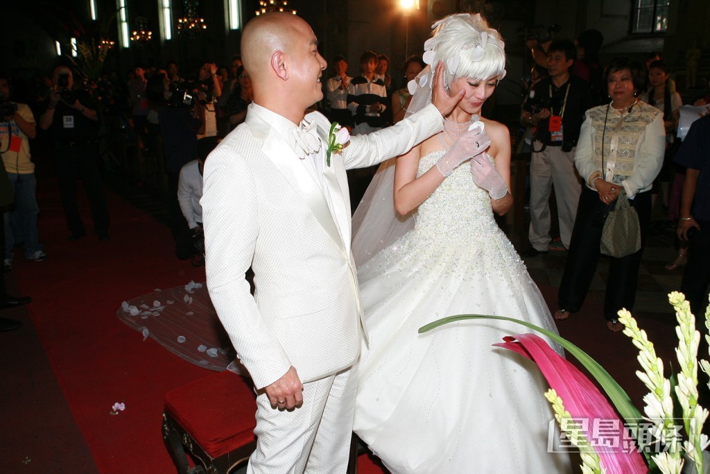 張衛健與張茜在2004年於菲律賓舉行婚禮。