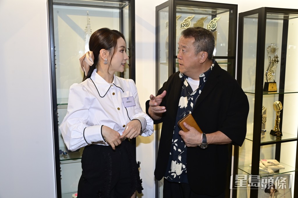 谷婭溦表示去年在北京時得了婦科病，曾志偉知道後即為她安排醫生等事宜，非常關心自己，所以很感激他，目前身體已經康復。