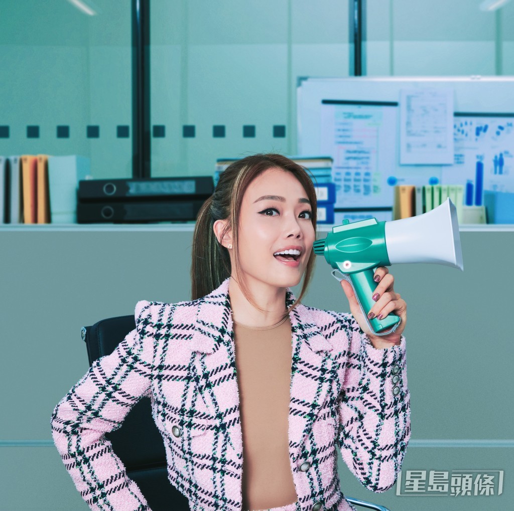 Gin Lee加盟英皇做容祖兒師妹。