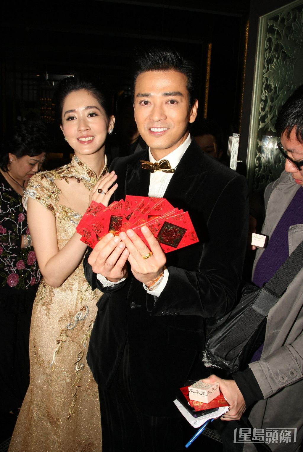 陳曉東於2014年迎娶圈外女友王妤嫻。
