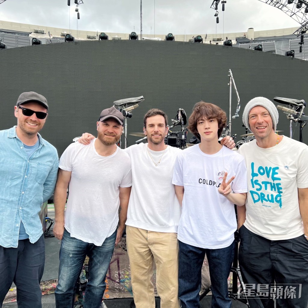 JIN擔任COLDPLAY阿根廷演唱會的嘉賓。