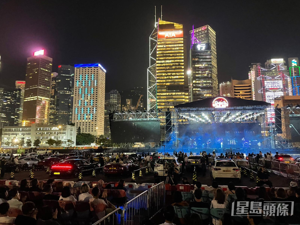 揸車睇演唱會對香港人來講是新體驗。