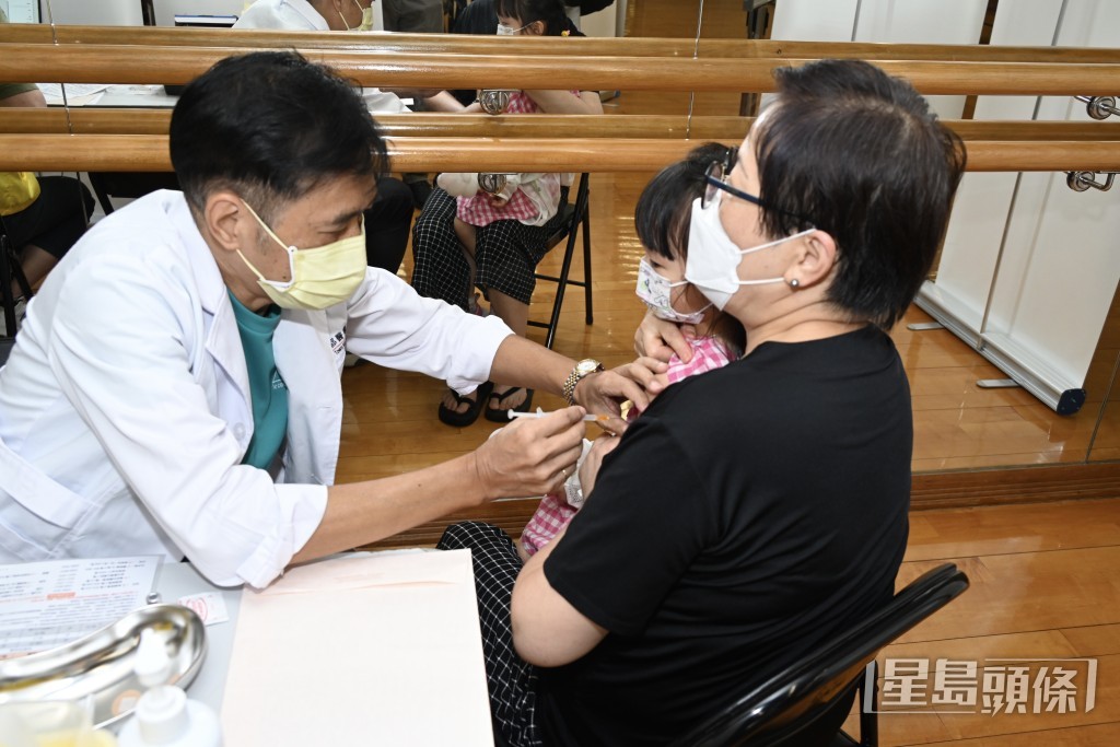 林健鋒認為提倡接種疫苗的工作可以檢討。資料圖片