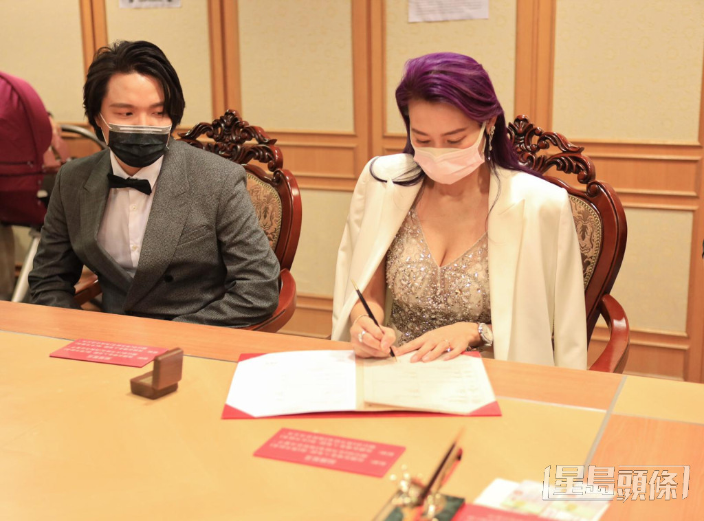 庄韵澄2020年11月与圈外男友吕成忠（Joe）签纸结婚。