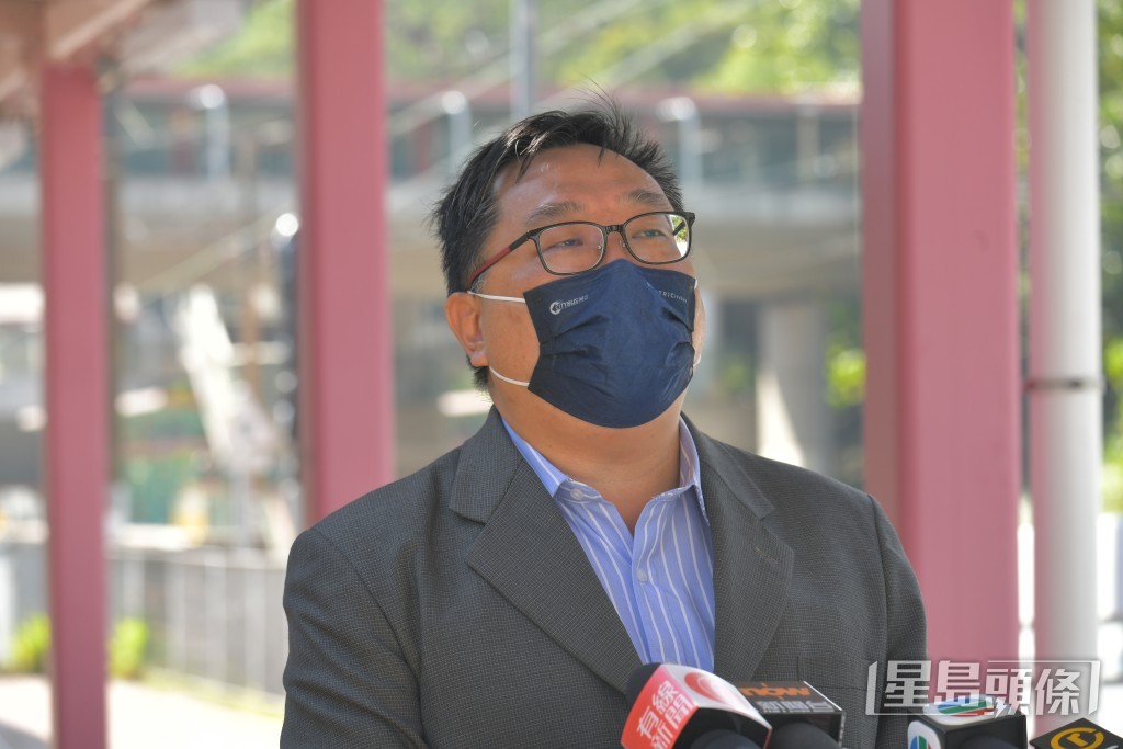 龚树人相信加强口岸路线服务能够应付通关后客运量。梁誉东摄