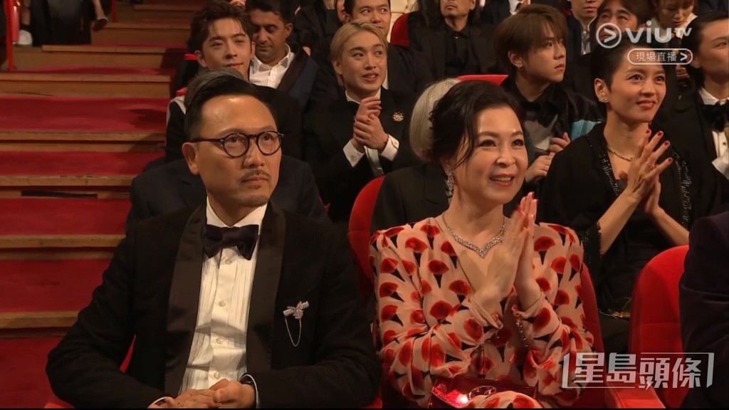 何爵天除感謝一眾幕後外,演出的蘇玉華。