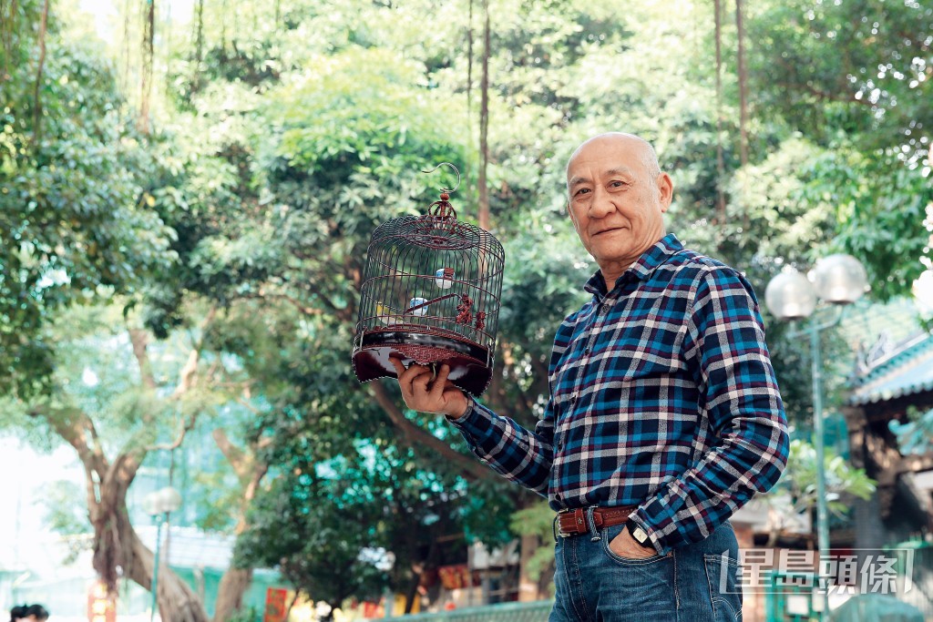 李家鼎與施明育有一對孖仔。