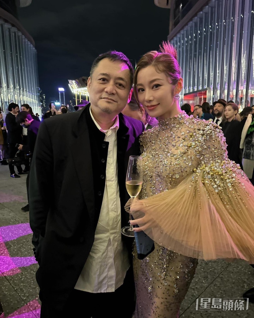 Wiyona早前出席活動，巧遇著名美術指導張叔平。