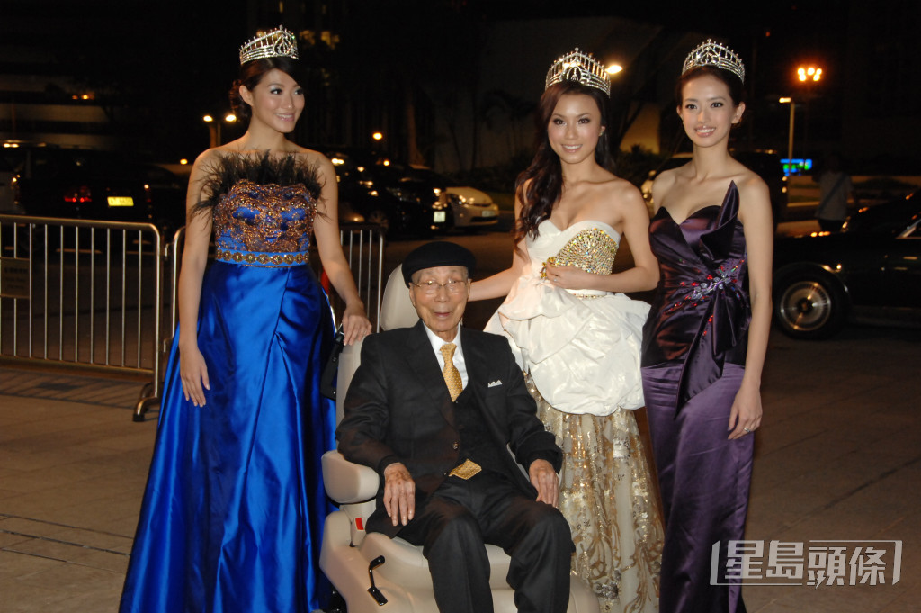 2009年香港小姐三甲都已为为幸福人妻。