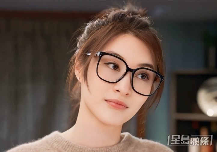 眼镜娘Look都好吸引。