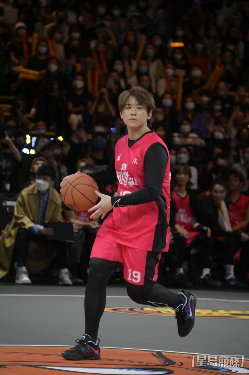 姜濤上場打波好似睇緊《季前賽》現場版咁。 