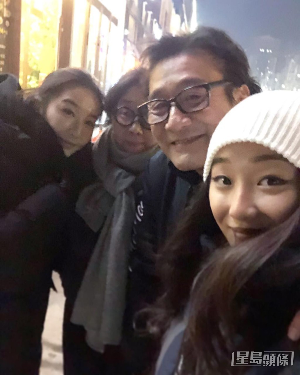 梁家輝與兩名女兒感情好。