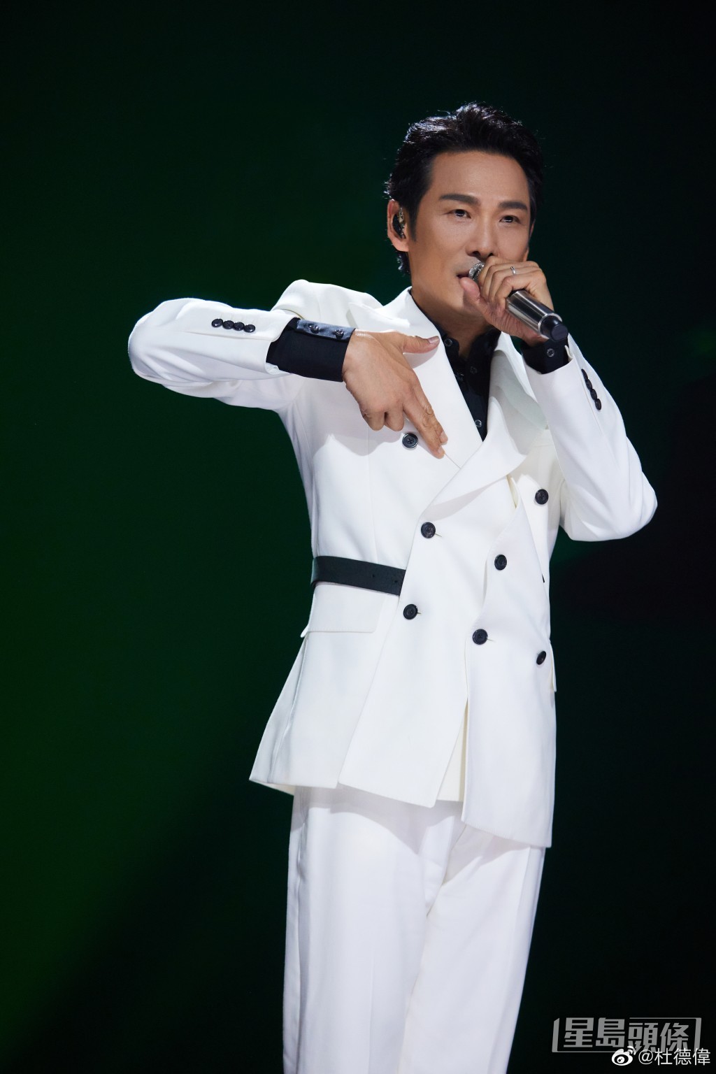 杜德偉仲好跳得。