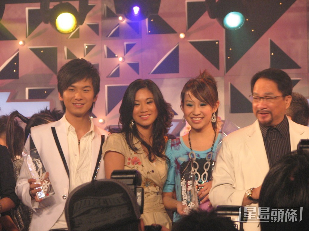 2007年，吉吉曾参加有线《线动真音乐全港歌唱大赛》夺亚军入行，当年冠军是陈皓恩，季军曹敏宝。