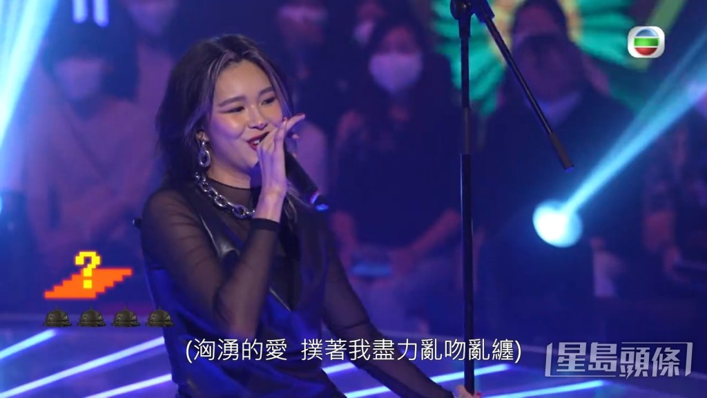 謝采芝太注重舞姿,唱歌方面有啲甩拍子。