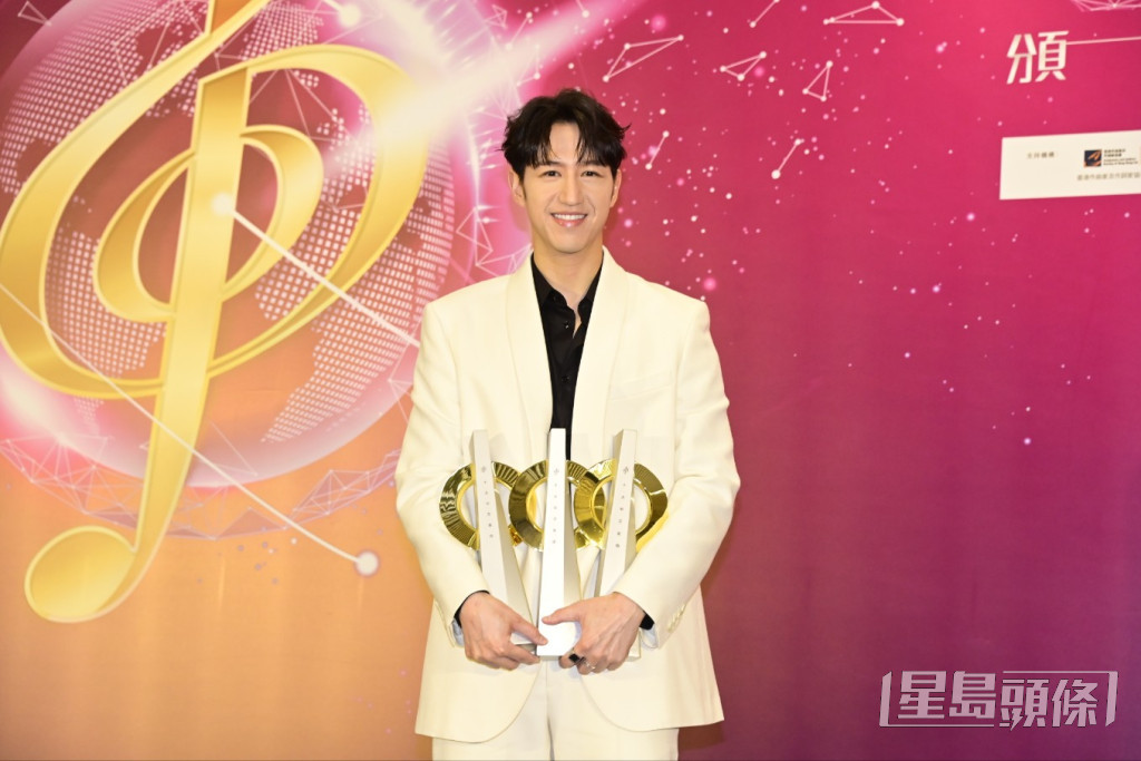 冯允谦（Jay）夺得“十优歌手”、“金曲奖”及“CASH最佳创作歌手”三大奖项。