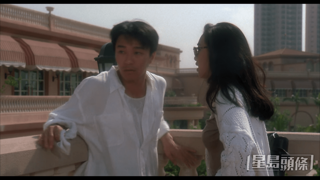 在《破壞之王》與周星馳合作。