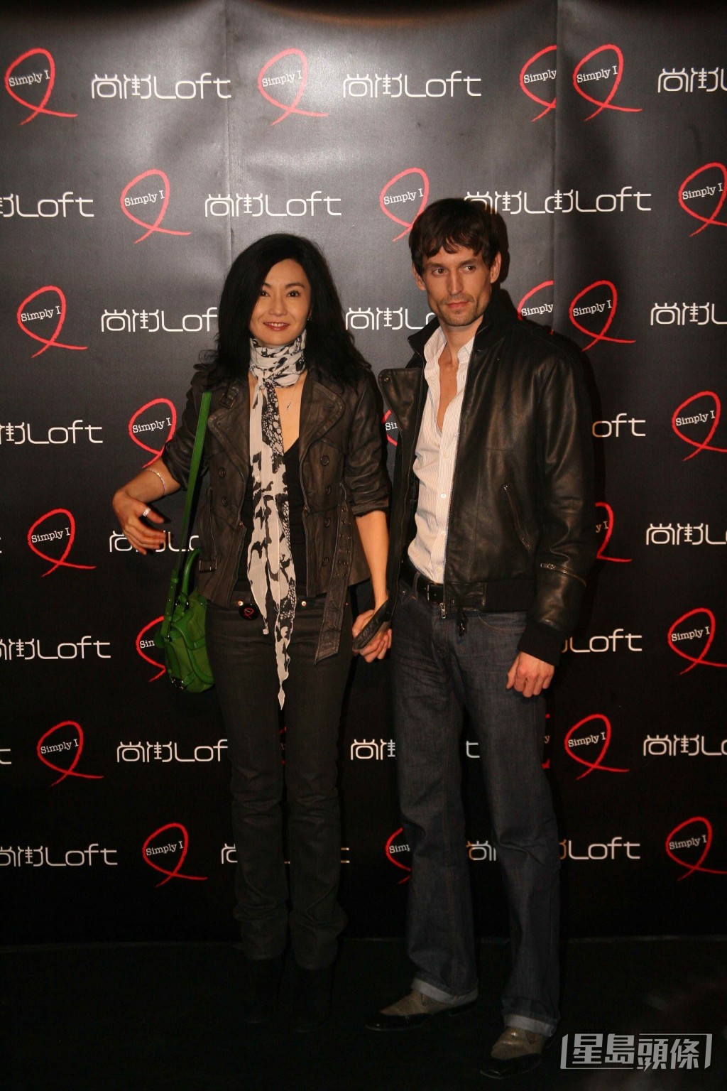 張曼玉2009年與德籍男友Ole Schreen一度傳出婚訊，二人拍拖4年傳男方出軌而分手。