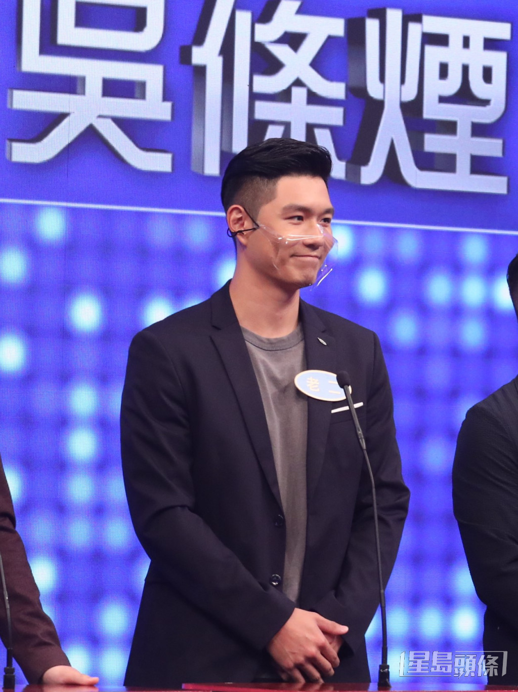 當年吳偉豪與二哥吳偉言一起投考TVB藝訓班，惟哥哥已交好大學學費，最終決定放棄入娛樂圈。