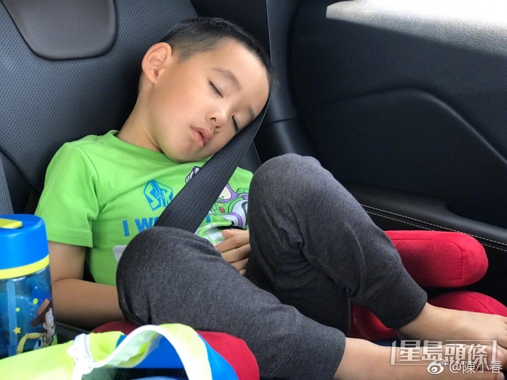 陳小春不時於微博分享大仔Jasper的照片。