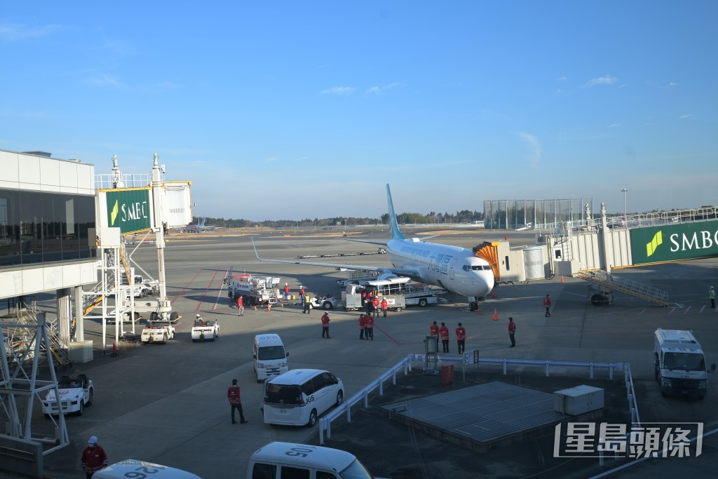航班下午4時30分抵達成田機場。梁譽東攝