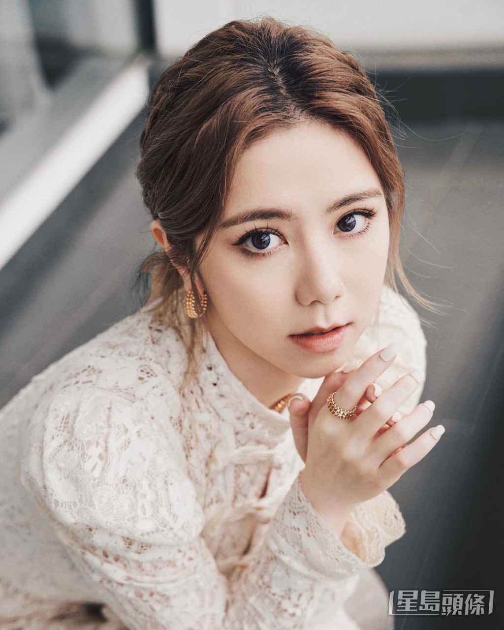 G.E.M.的華語歌曲大受歡迎,在台灣、新加坡、馬來西亞、甚至西方的華人社區都有很多歌迷。
