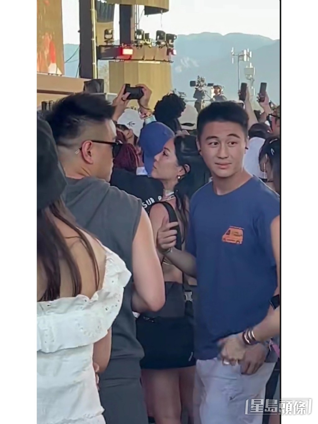 何猷君欣赏美国年度最盛大音乐节Coachella。