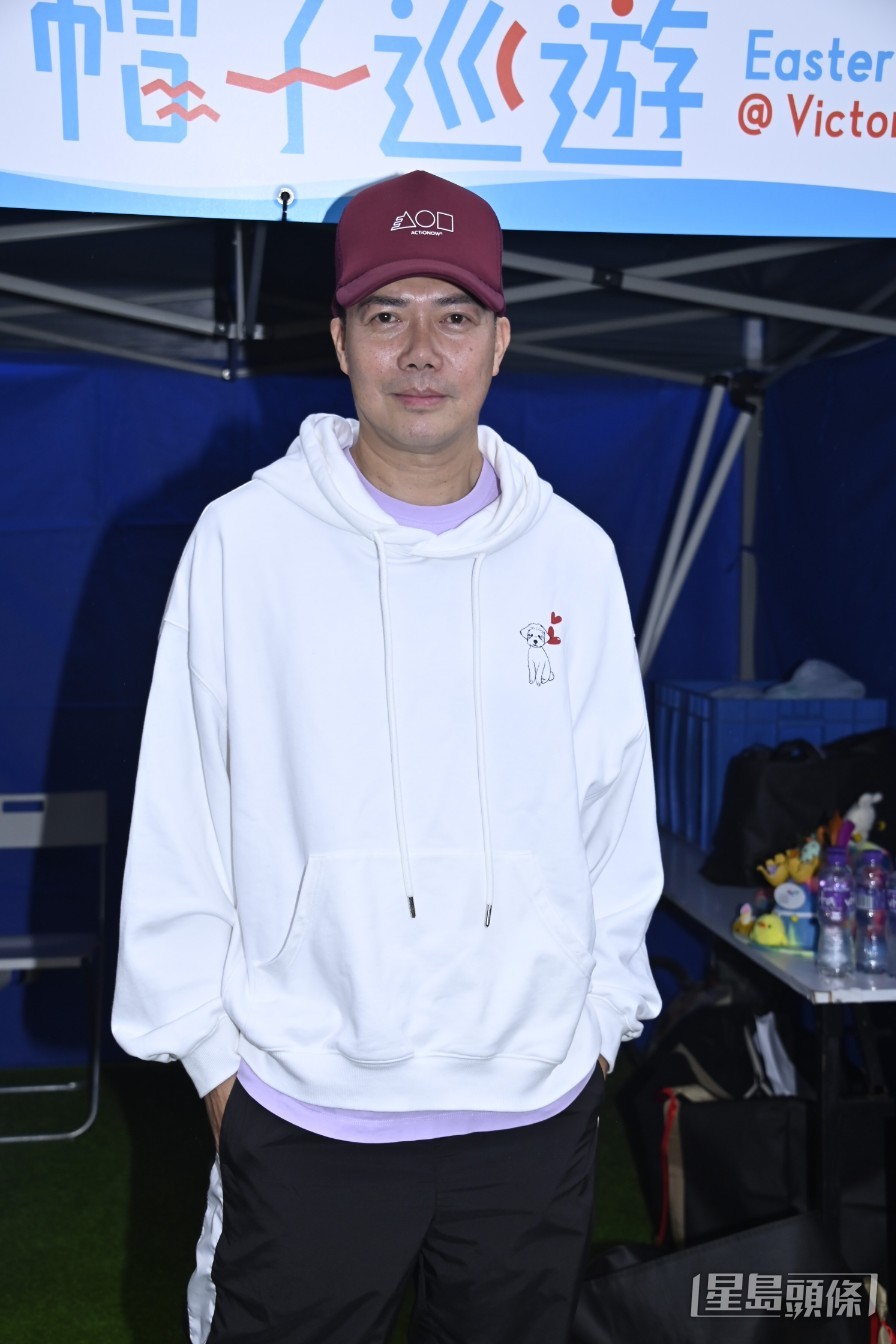 谢天华自言见到囡囡慢慢长大好开心。