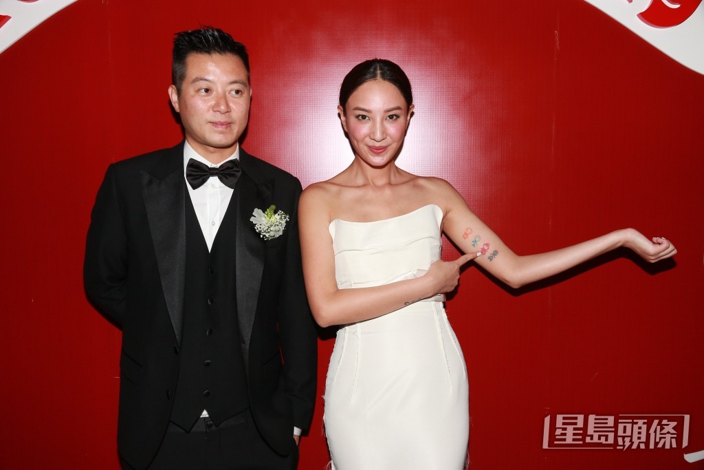 鄭希怡2014年與化妝師梁學儲拉埋天窗，兄弟姊妹團有多位圈中好友，包括容祖兒、Twins、黃伊汶、梁漢文、谷德昭等。