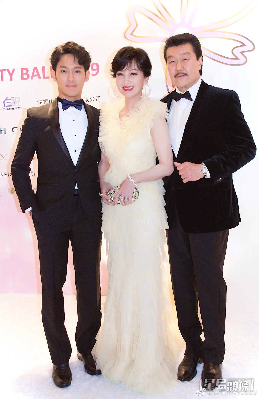 黃錦燊與趙雅芝育有一子黃愷傑，黃愷傑近年亦進軍演藝圈。