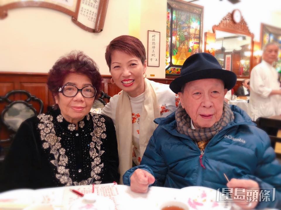 陳百強父親陳鵬飛（右）於2019年逝世，享年95歲。
