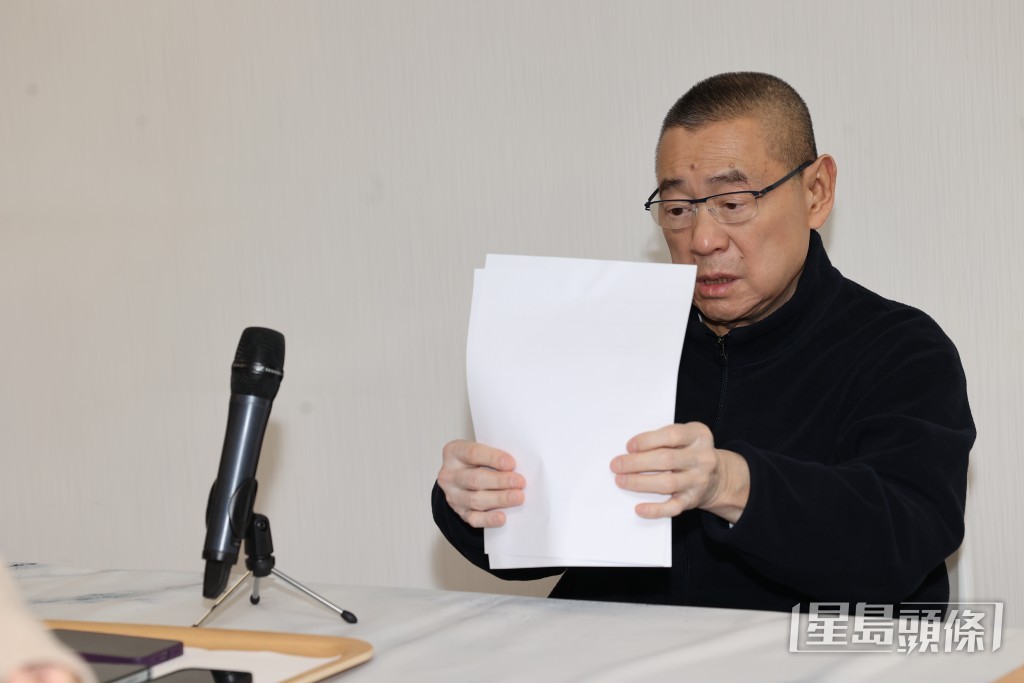 蕭若元指商場名義指其一生中至愛?大劉即「釗」了一聲,並說:「我英文好水皮,個稿係人咃交嚟,叫我秘書去呃個老襯,可以講七七四十九日!」