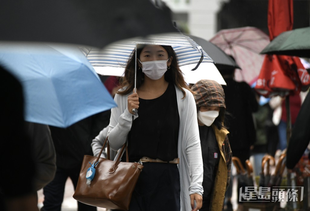 天文台考慮在1時40分前發出8號烈風或暴風信號。禇樂琪攝