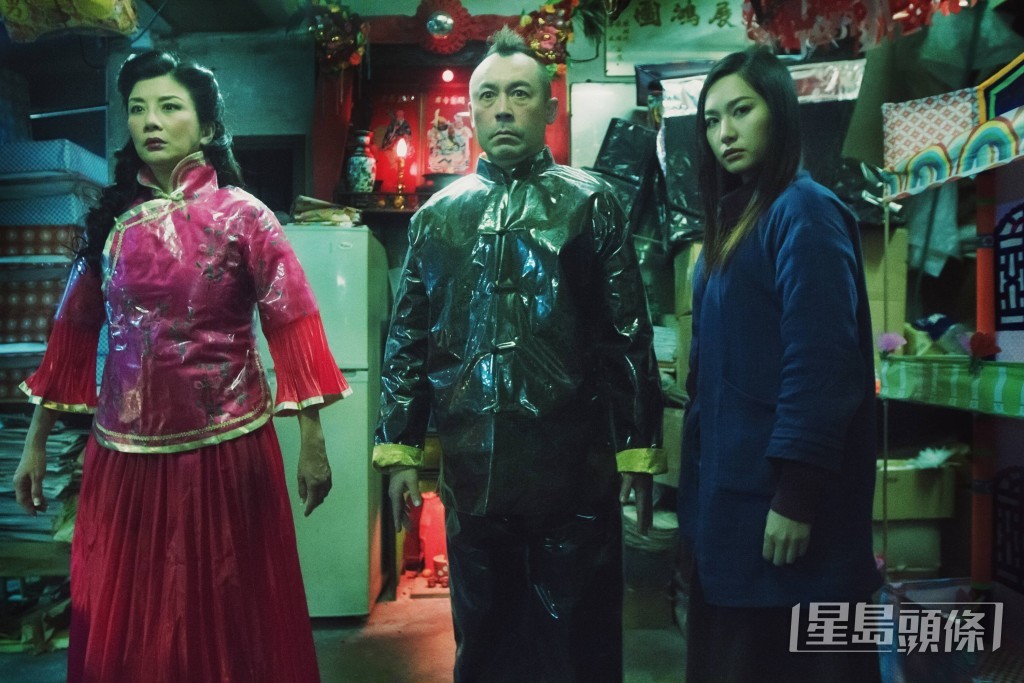 雷宇揚在驚悚片《有客到》中，與吳家麗及徐子珊（右）合作。
