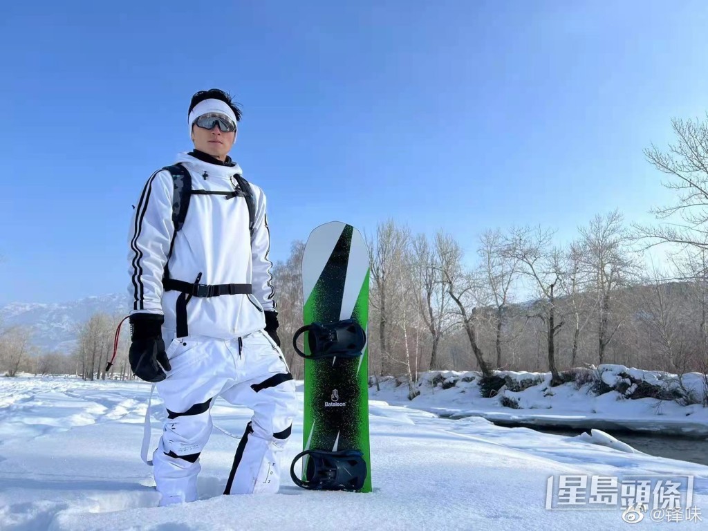 謝霆鋒近年不時在社交網晒滑雪相。