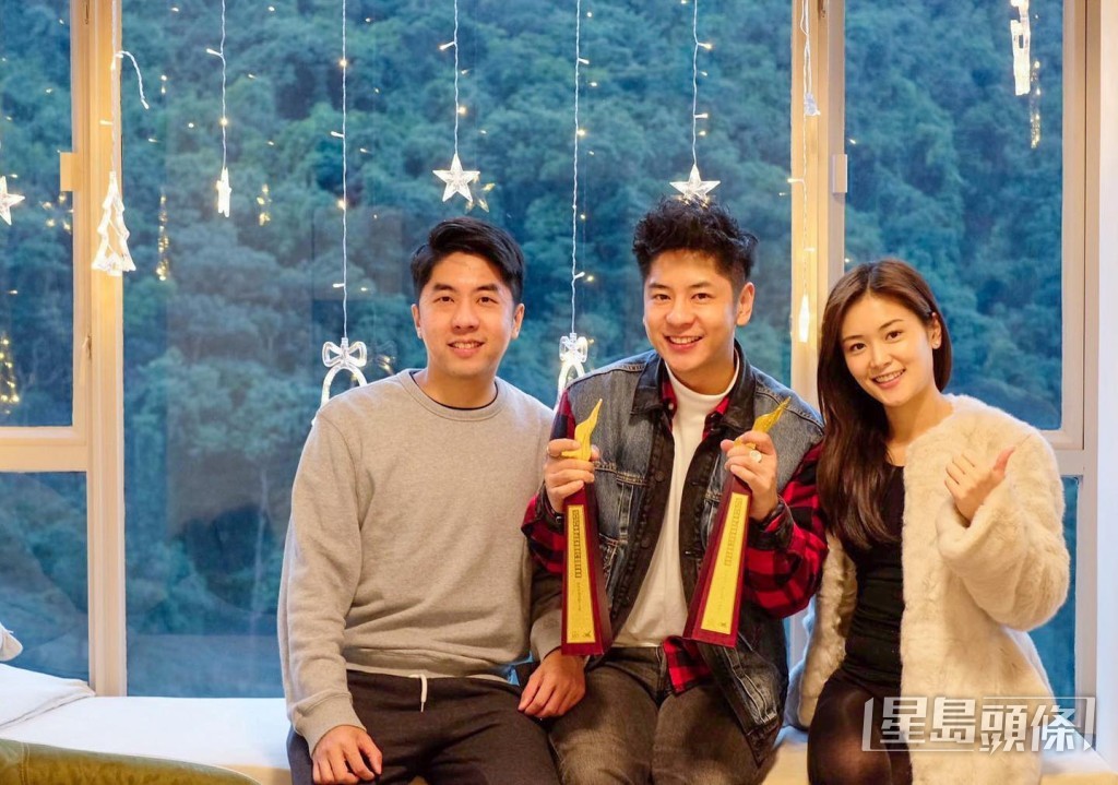 A. Lin前年與拍拖四年、任職律師的許廷鏗哥哥許永鏗結婚。