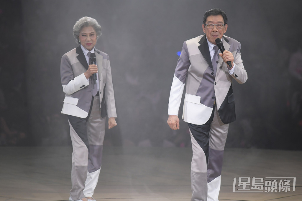 胡枫与罗兰曾为张敬轩2018年个唱任嘉宾，更搞笑以栋笃笑“骑劫”演唱会。