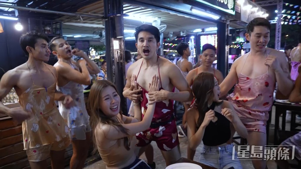 被一班猛男圍觀慶生！