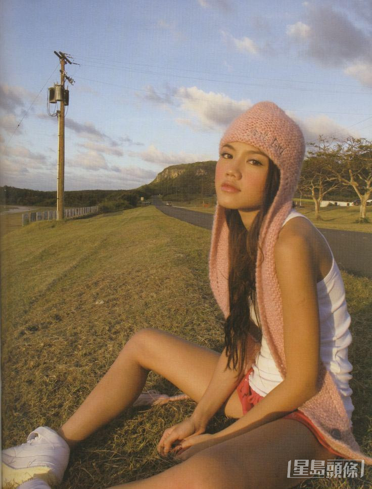 周秀娜2009年推出首本写真集《Kissy Chrissie Saipan》，一炮而红。