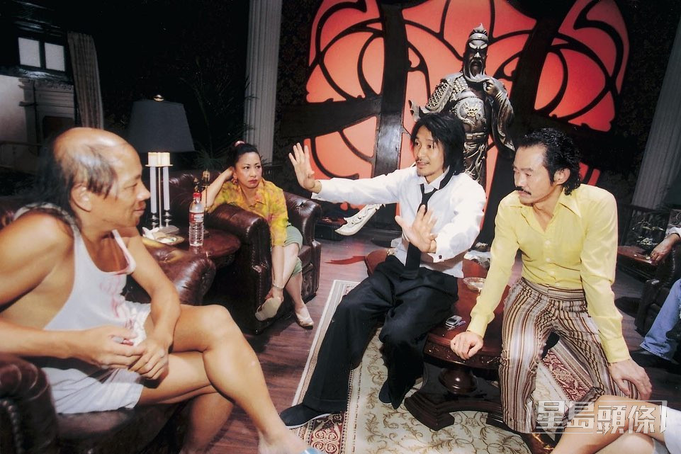 元華在周星馳電影《功夫》飾演「包租公」，更獲得2005年金像獎最佳男配角獎。