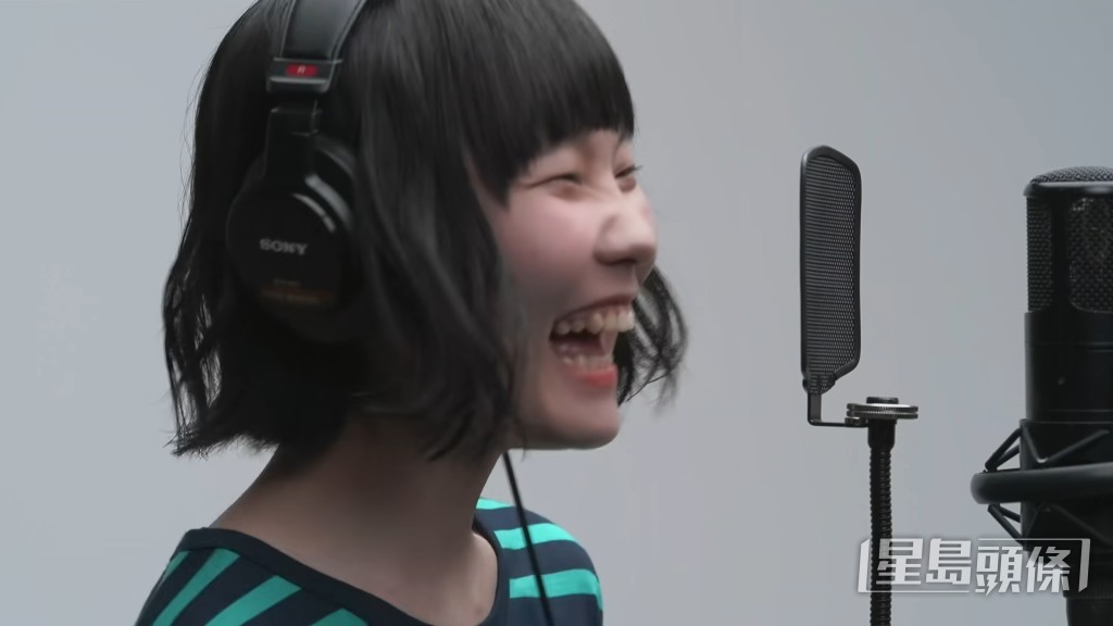 女歌手もっさ与谷口鲔演出《想入非非》时,一度出现忘词笑场情况。