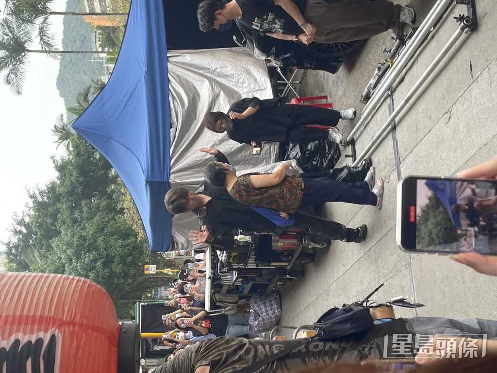 姜濤差啲撞到阿婆！