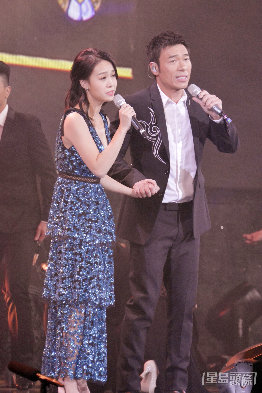 許志安與黃心穎於2018年曾在《星光熠熠耀保良》中合唱《會過去的》。