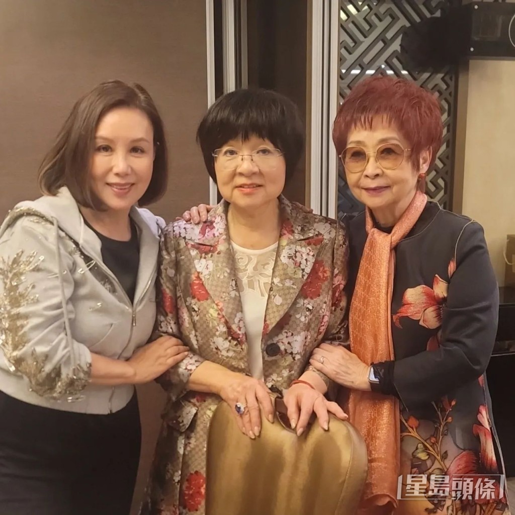 當晚出席的圈中人包括文雪兒(左)。