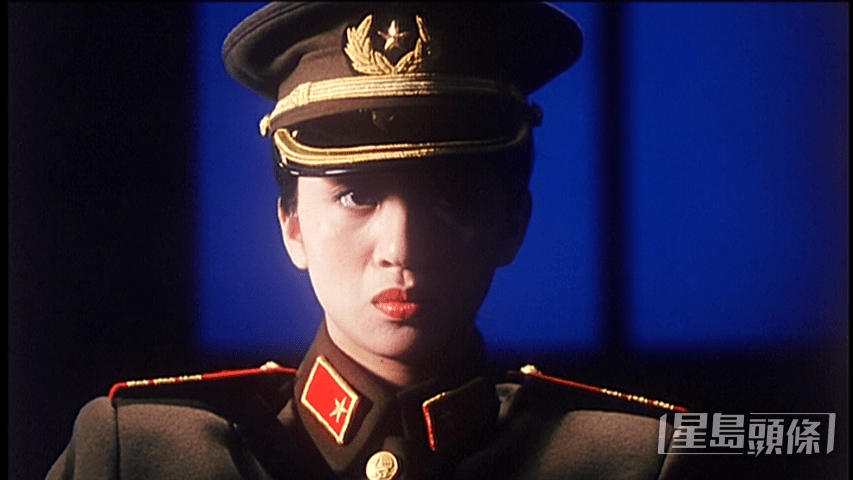 梅艳芳在《川岛芳子》中亦有穿上军服。  ​