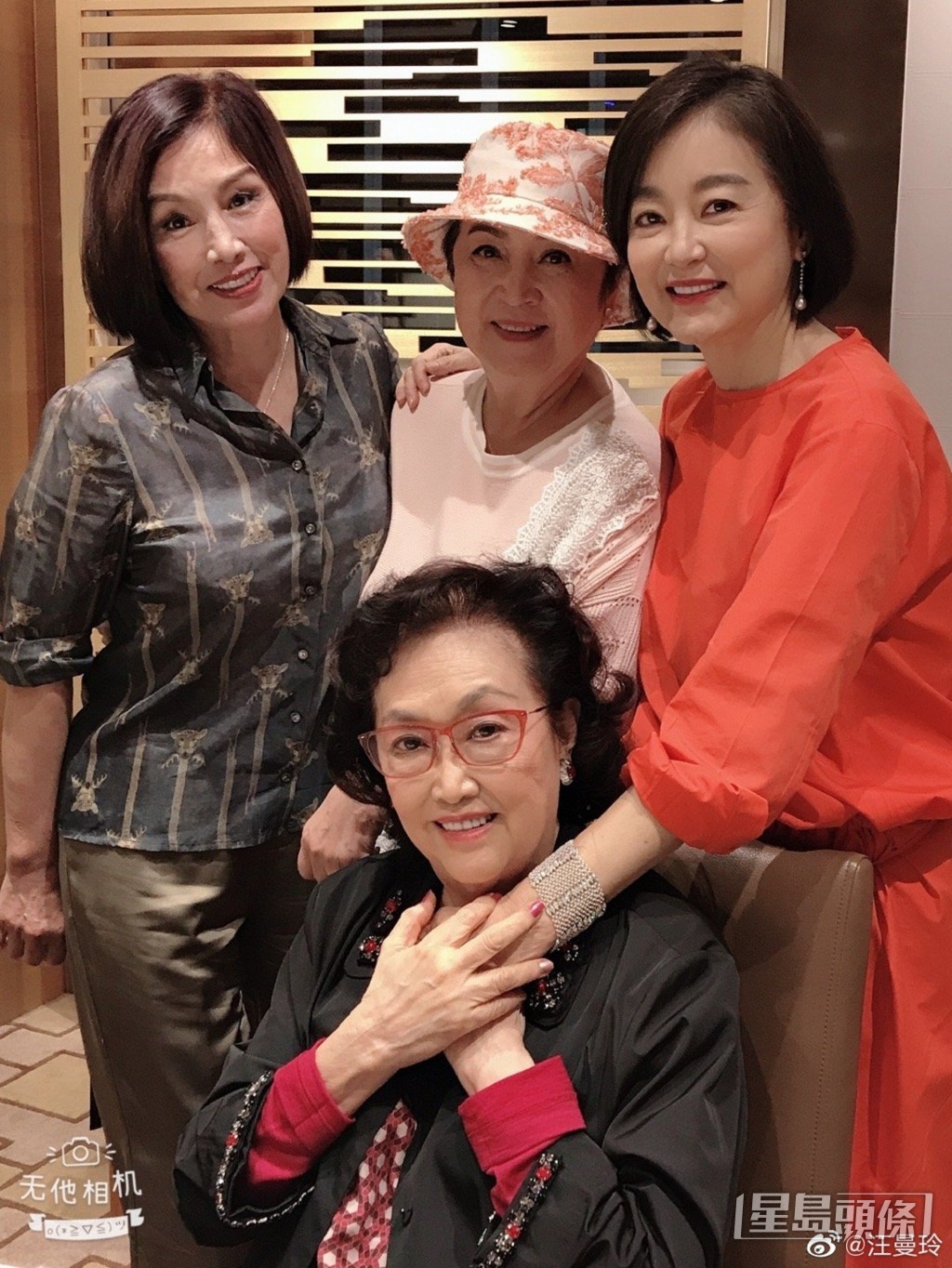 早前与好友聚会。 早前与好友聚会。