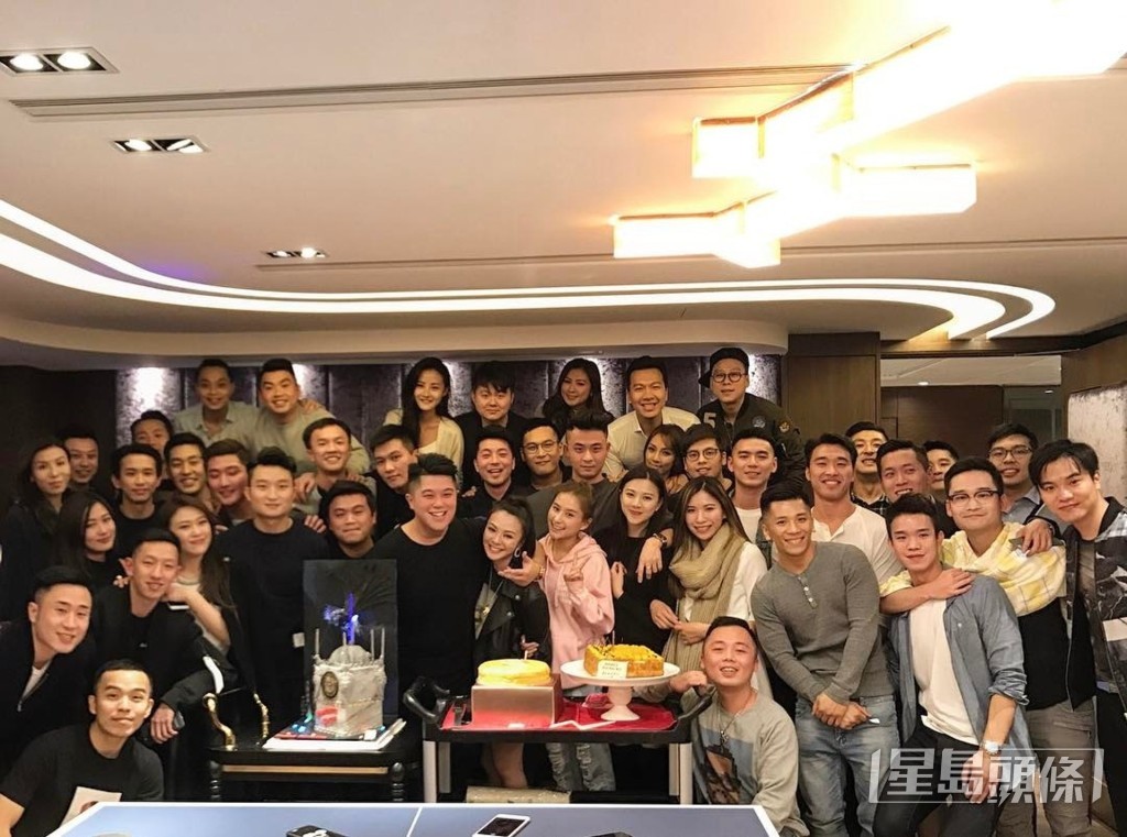 Tarzan还经常在家中开party,40人出席都冇问题。
