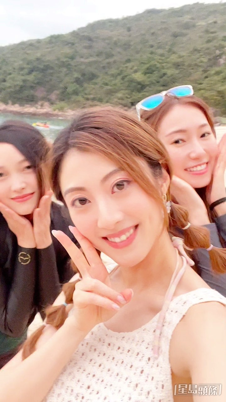 扮鬼扮馬滑水的，還有平常熱愛出海的謝芷倫（中）。